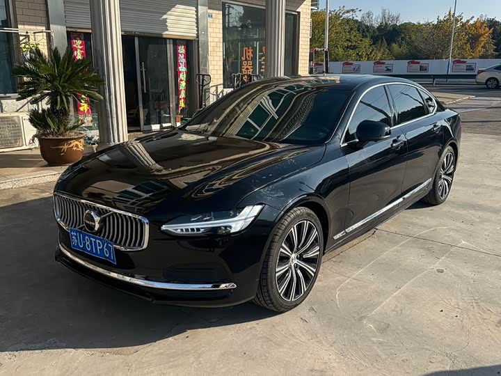 Фото 1 - Volvo S90
