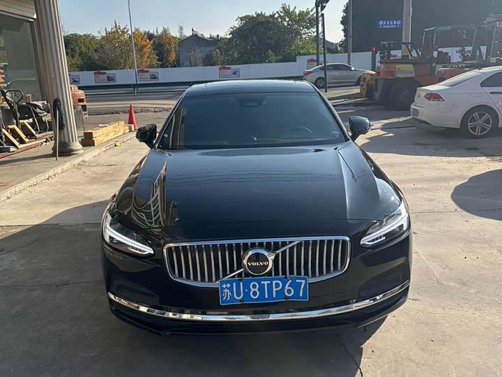 Фото 2 - Volvo S90