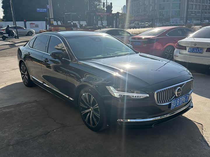 Фото 3 - Volvo S90