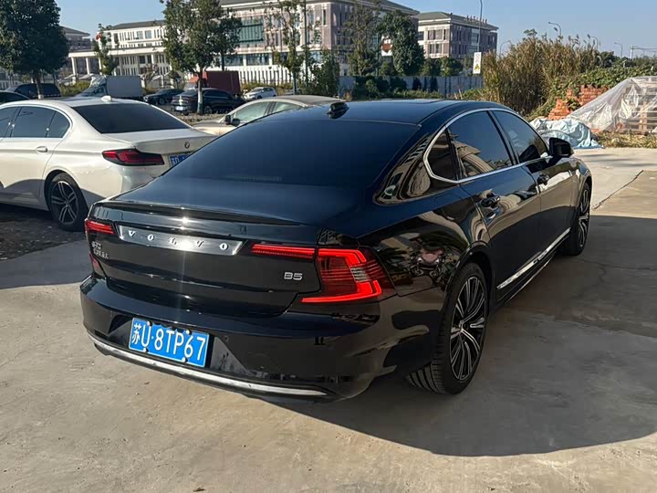 Фото 4 - Volvo S90