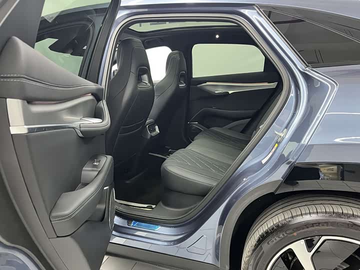 Фото 7 - BYD Sea Lion 07 EV