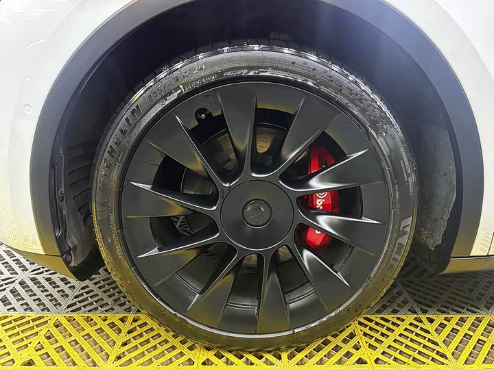 Фото 8 - Tesla Model Y