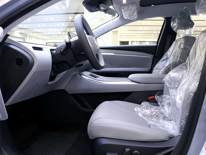 Фото 8 - XPeng Mona M03