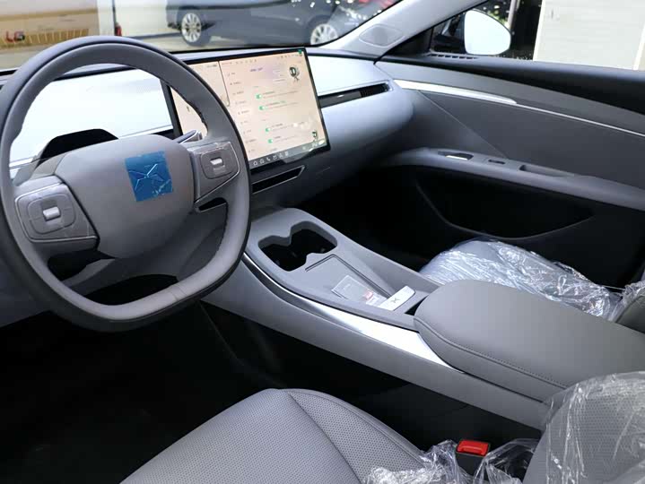 Фото 9 - XPeng Mona M03