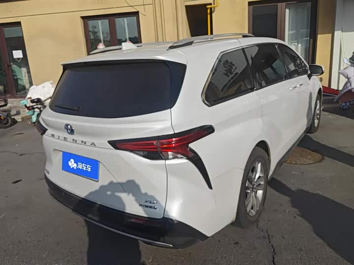 Фото 3 - Toyota Sienna