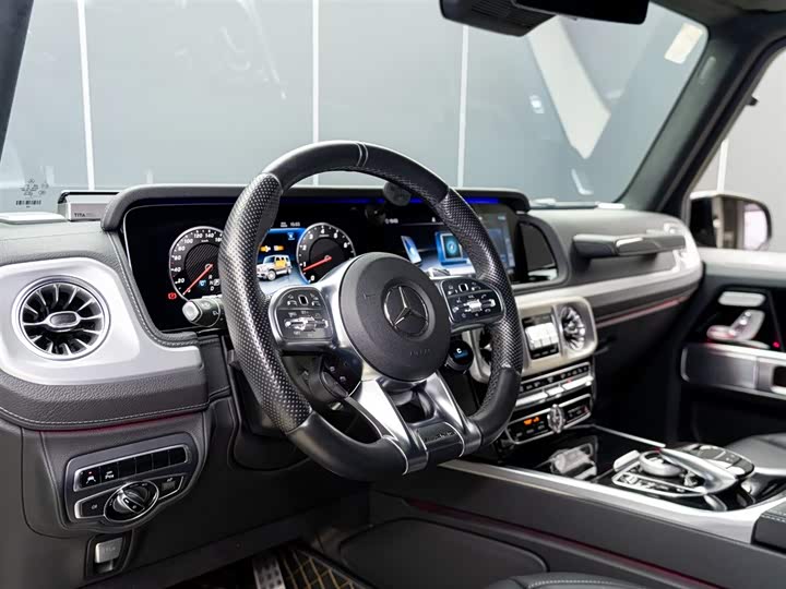 Фото 8 - Mercedes-Benz G-Class AMG