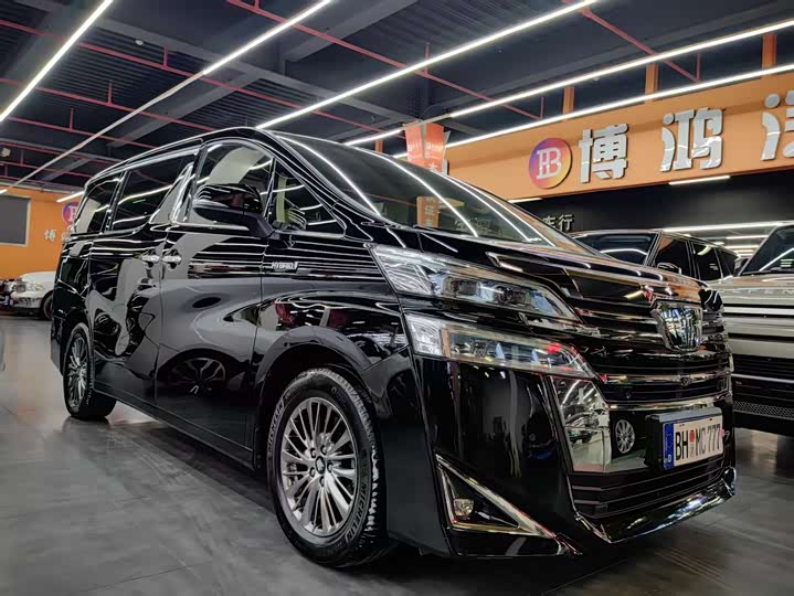 Фото 3 - Toyota Vellfire