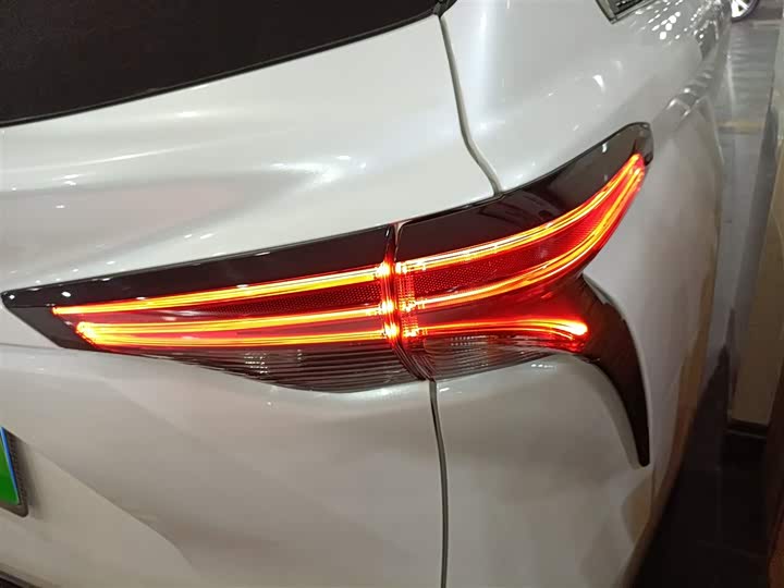 Фото 8 - Toyota Sienna