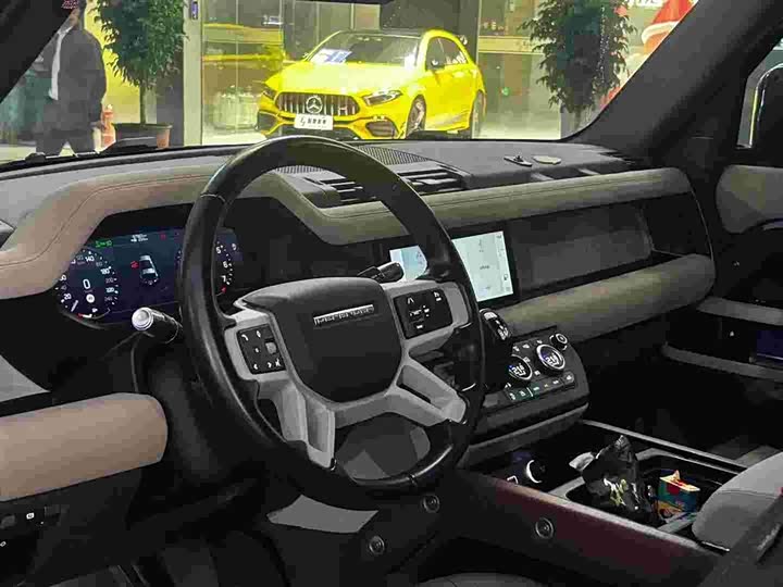 Фото 8 - Land Rover Defender