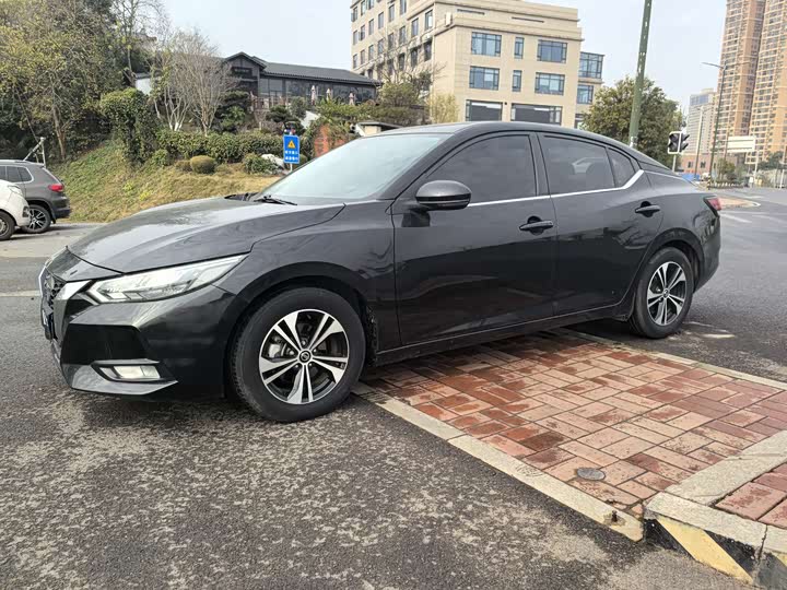 Фото 2 - Nissan Sylphy