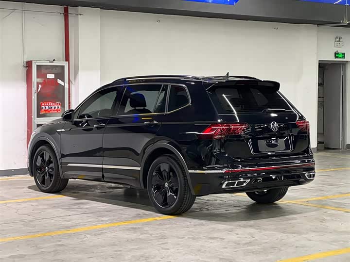 Фото 4 - Volkswagen Tiguan L Pro