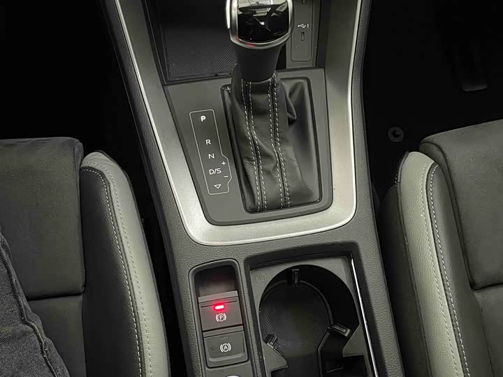 Фото 9 - Audi Q3