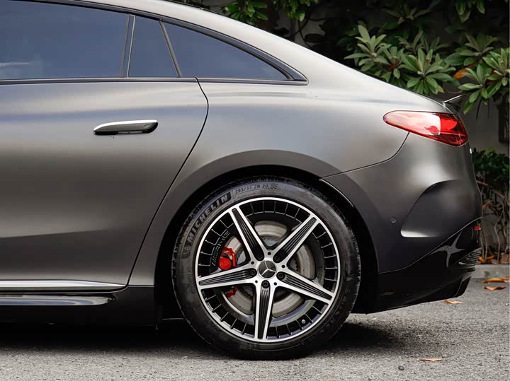 Фото 7 - Mercedes-Benz EQE AMG