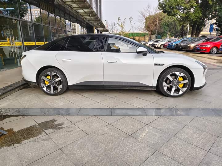 Фото 4 - XPeng Mona M03