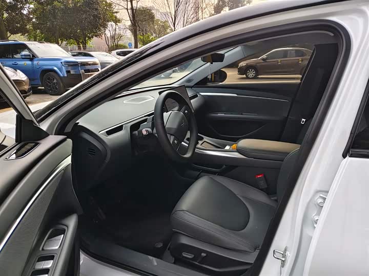 Фото 6 - XPeng Mona M03