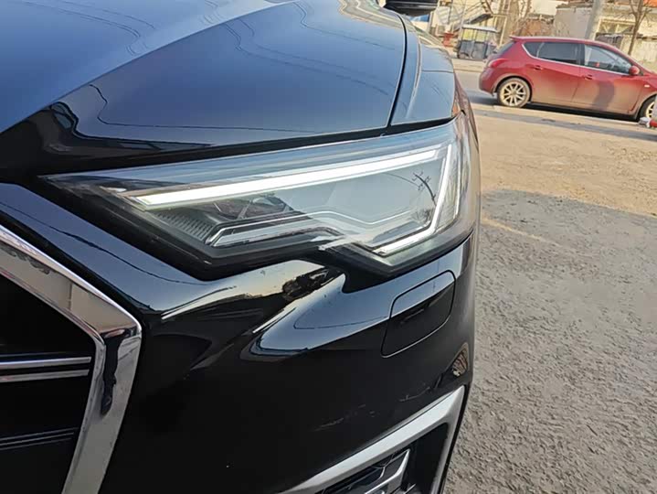 Фото 5 - Audi A6L