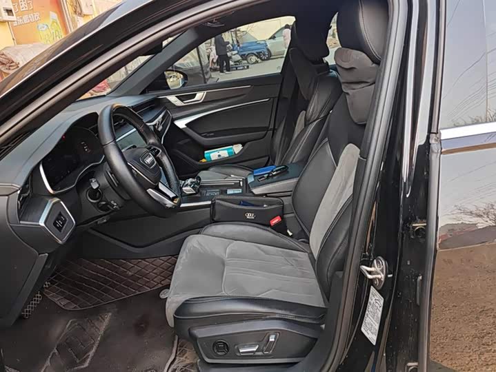 Фото 9 - Audi A6L