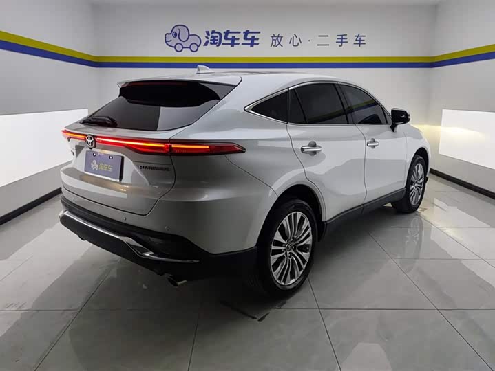 Фото 3 - Toyota Harrier