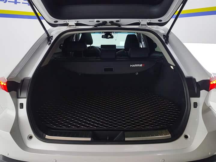 Фото 4 - Toyota Harrier