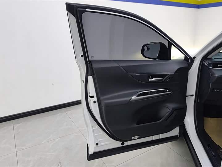 Фото 7 - Toyota Harrier