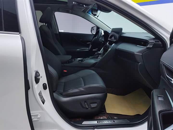 Фото 8 - Toyota Harrier