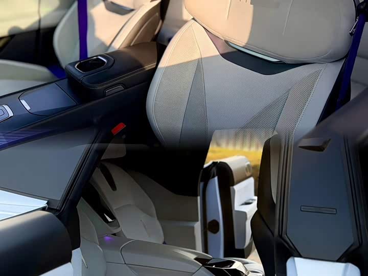 Фото 5 - HiPhi Z