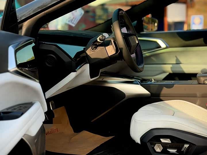 Фото 6 - HiPhi Z