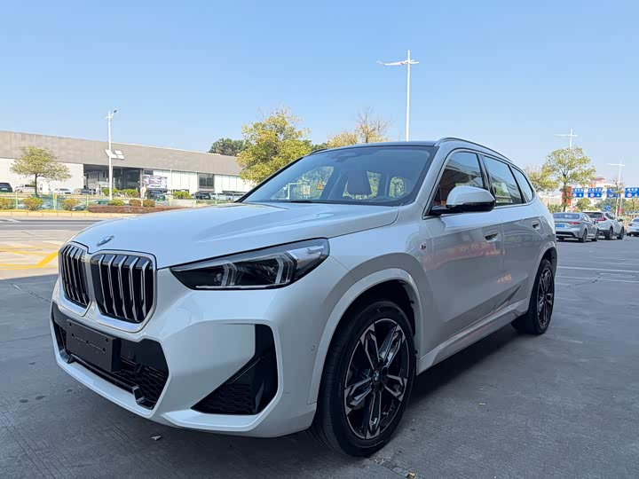 Фото 1 - BMW X1