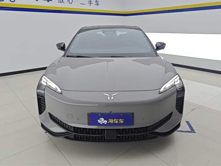 Фото 2 - Hongqi EH7