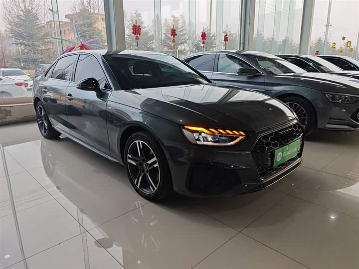 Фото 4 - Audi A4L