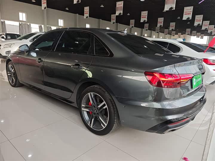 Фото 5 - Audi A4L