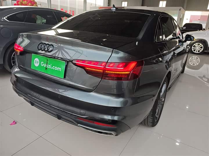 Фото 6 - Audi A4L