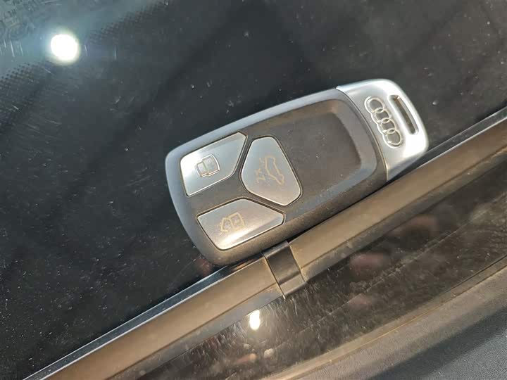 Фото 9 - Audi A4L