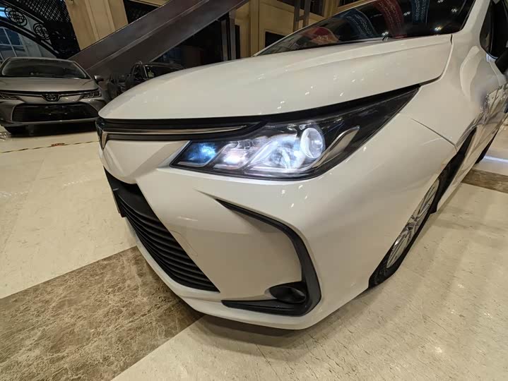 Фото 8 - Toyota Corolla