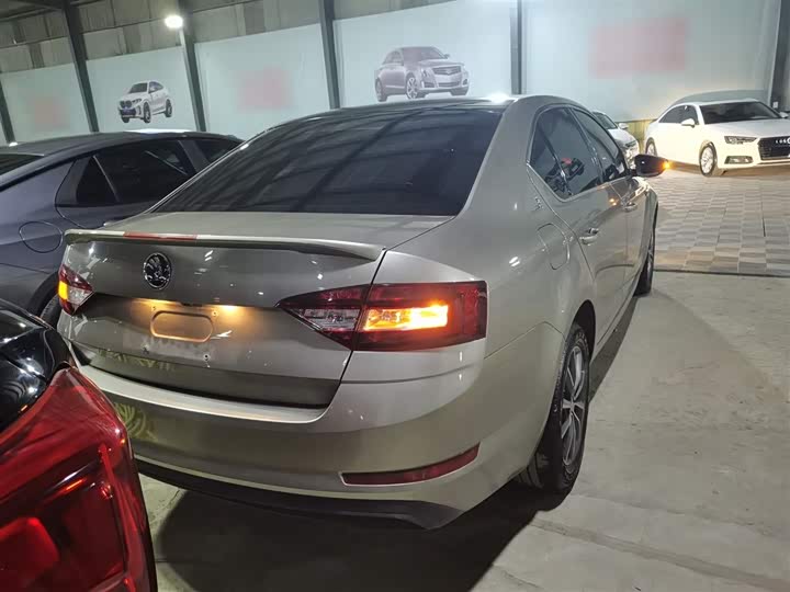 Фото 6 - Skoda Octavia Pro