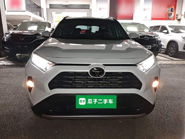 Фото 3 - Toyota RAV4