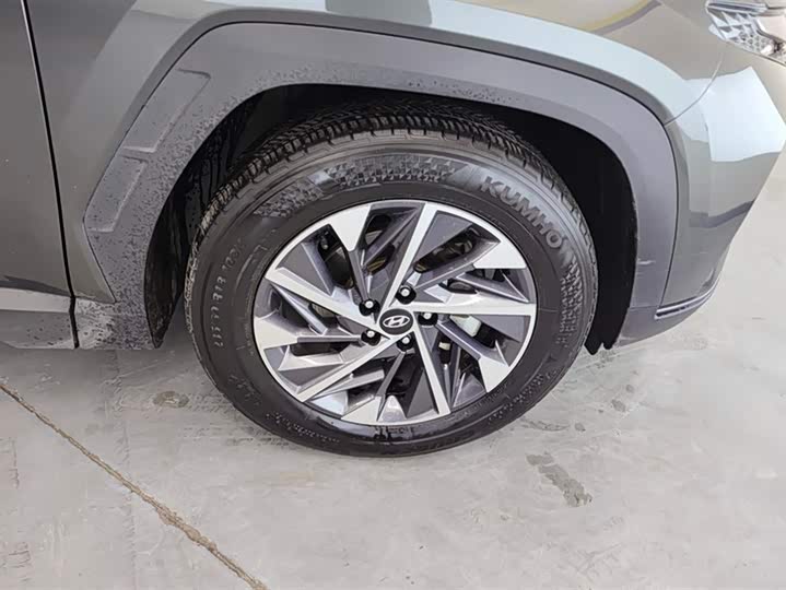 Фото 6 - Hyundai Tucson L