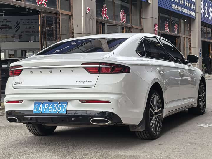 Фото 4 - Geely Preface