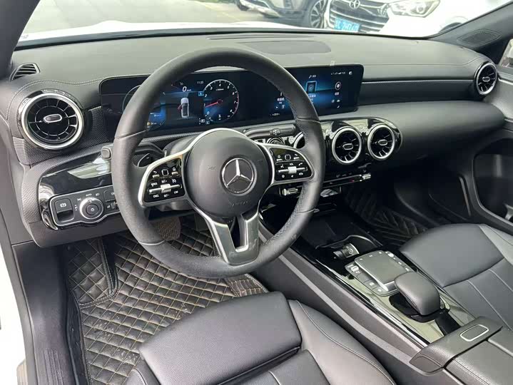 Фото 4 - Mercedes-Benz A-Class