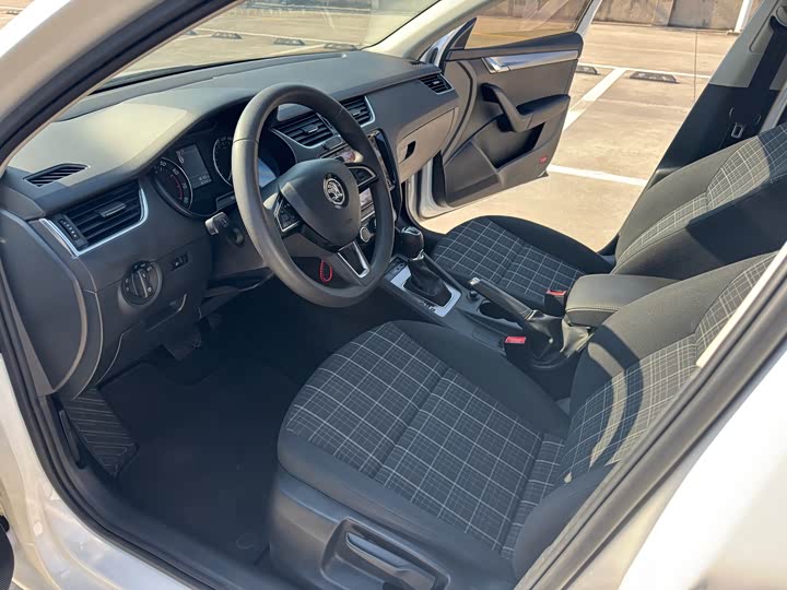 Фото 5 - Skoda Octavia Pro