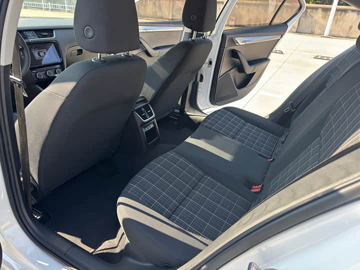 Фото 6 - Skoda Octavia Pro