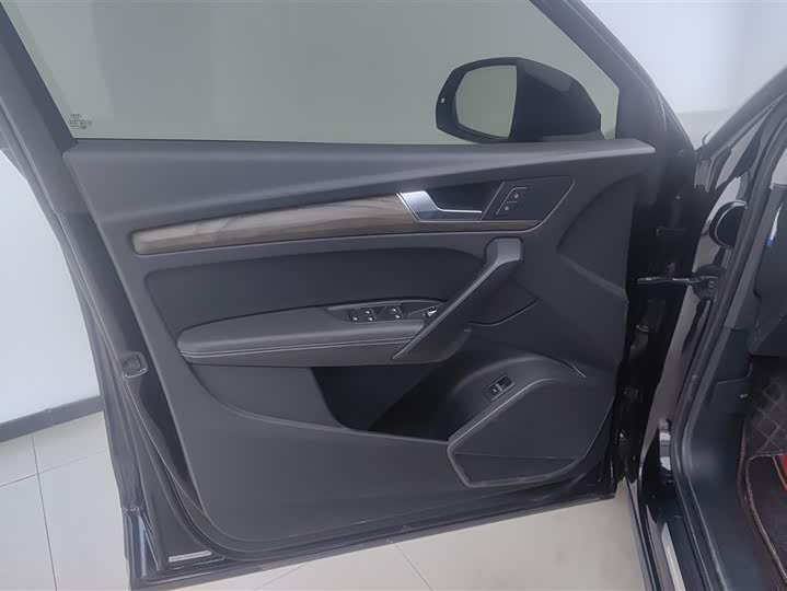 Фото 7 - Audi Q5L