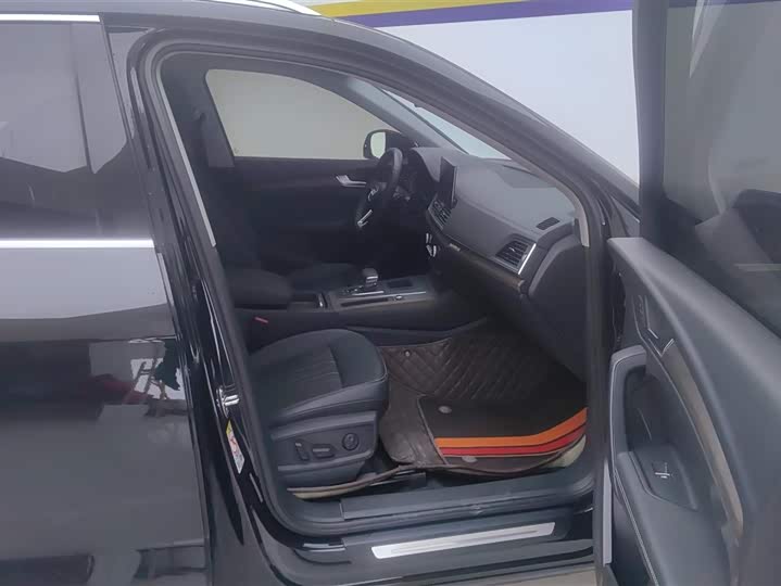 Фото 8 - Audi Q5L