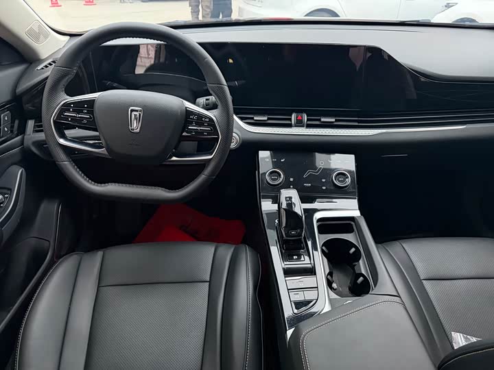 Фото 7 - Bestune B70