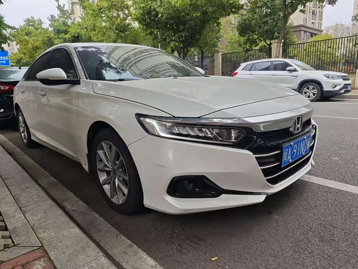 Фото 3 - Honda Accord