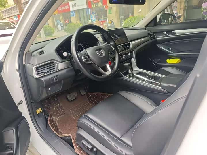 Фото 5 - Honda Accord