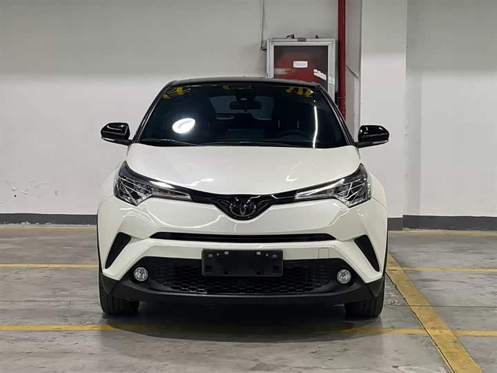 Фото 2 - Toyota C-HR