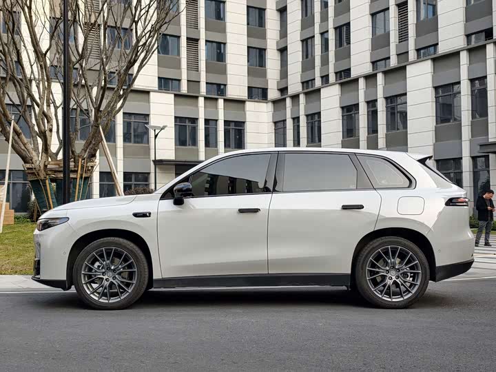 Фото 2 - Leapmotor C10