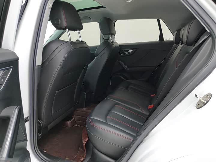 Фото 7 - Audi Q2L