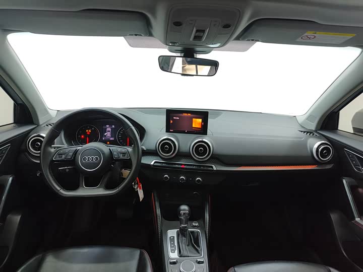 Фото 8 - Audi Q2L